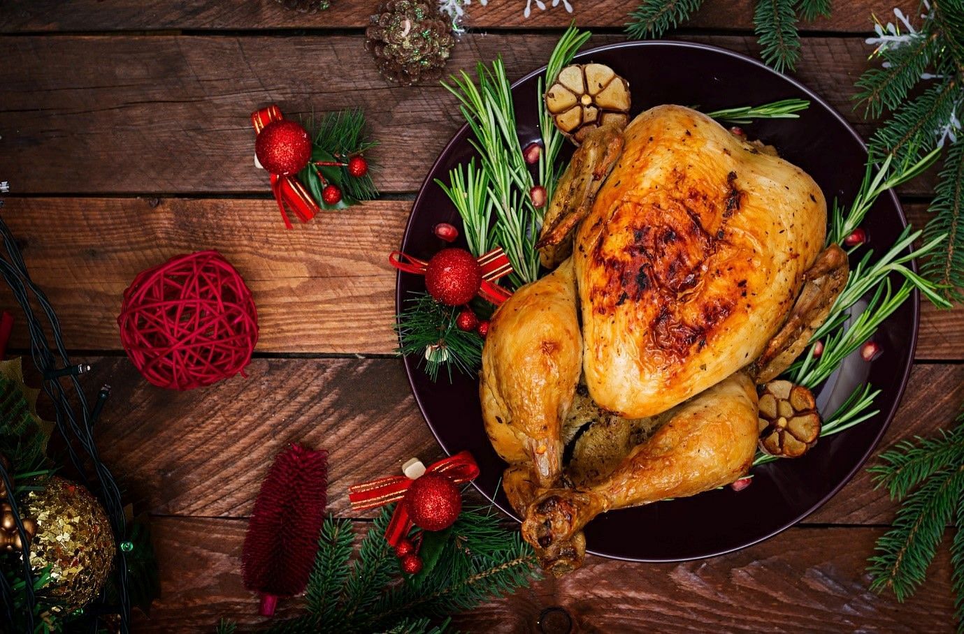 People avoid frozen turkey because of the thawing ritual (Image by timolina on freepik)